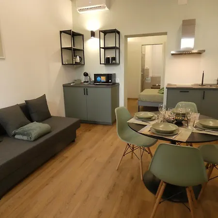 Scappo In Umbria, Casaleo